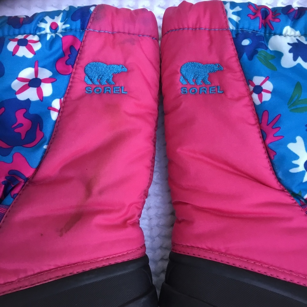 Sorel Girls Boots size 4